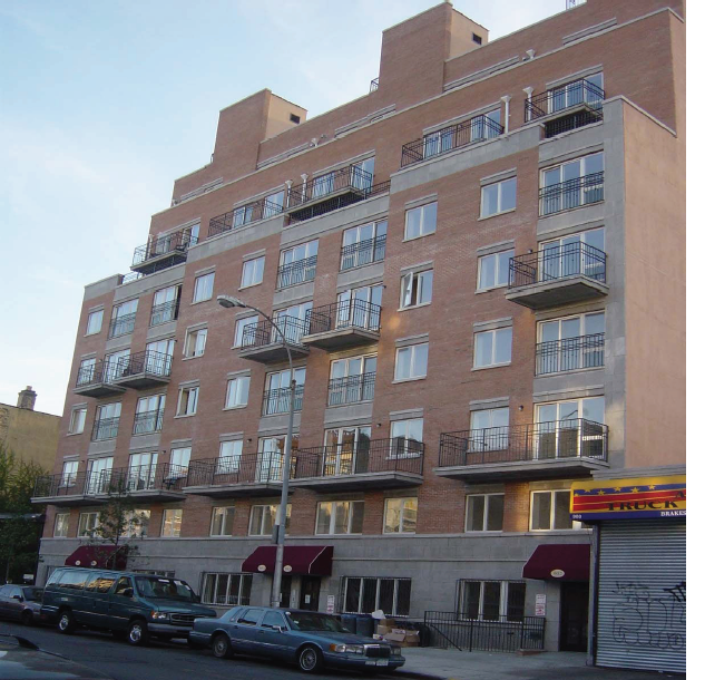 902 Bedford Ave. in Brooklyn, NY - Foto de edificio - Building Photo