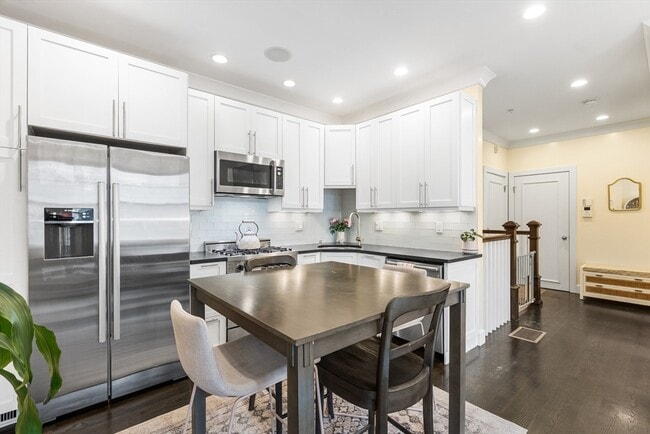 property at 170 W Fifth St