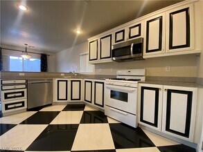 175 Real Long Way in Las Vegas, NV - Building Photo - Building Photo