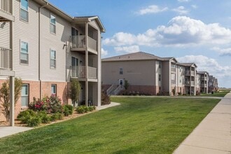 The Legends in Champaign, IL - Building Photo - Building Photo