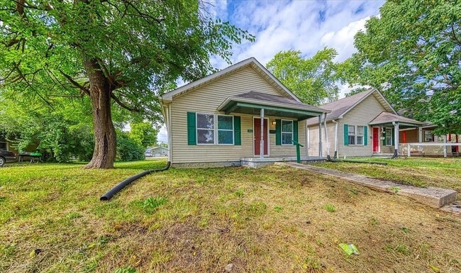1846 Holloway Ave in Indianapolis, IN - Foto de edificio - Building Photo