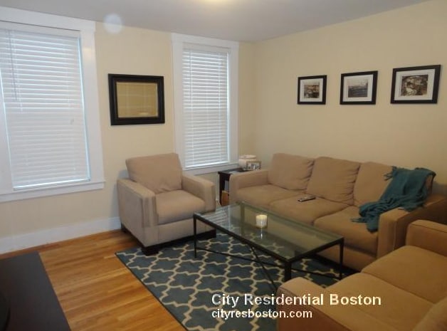 66 Middle St in Boston, MA - Building Photo