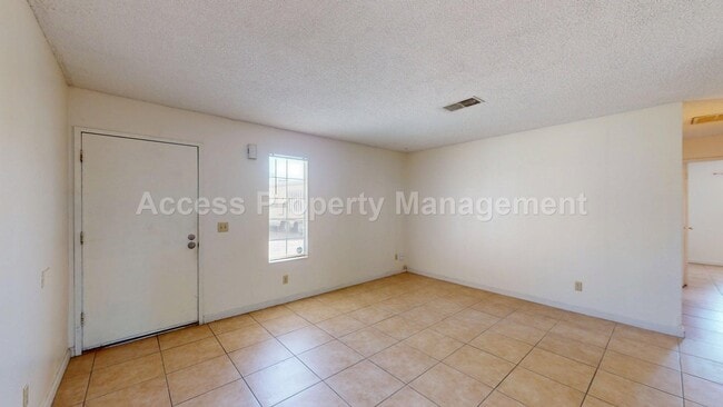 3002 Lake Park Ct in Modesto, CA - Building Photo - Building Photo