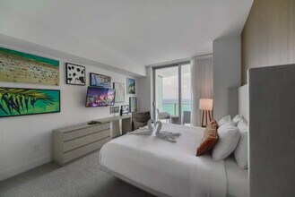 4111 S Ocean Dr in Hollywood, FL - Building Photo - Building Photo