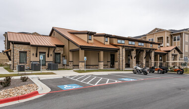 Ryze at Sunfield in Buda, TX - Foto de edificio - Building Photo