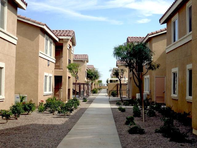 Sonterra Apartment Homes in Brawley, CA - Foto de edificio