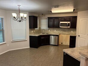 1410 Beacon Hill Dr in Midlothian, TX - Building Photo - Building Photo