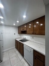 14311 N Kendall Dr in Miami, FL - Building Photo - Building Photo