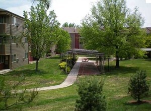 Round Barn Manor A Senior Community Apartments Champaign Il