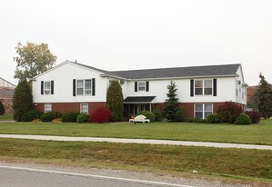 Legacy Villa in South Lyon, MI - Building Photo