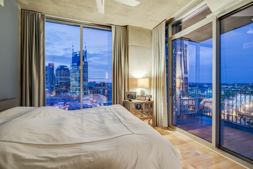 301 Demonbreun St, Unit 1305 in Nashville, TN - Foto de edificio