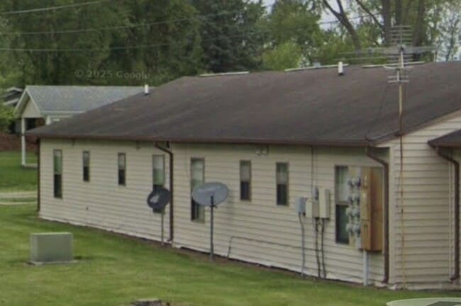 100 First St in Shirley, IN - Building Photo - Building Photo