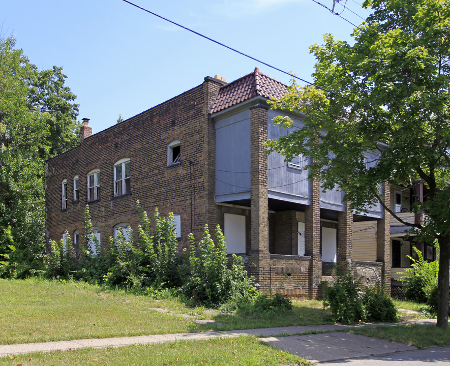 1001 E 141st St in Cleveland, OH - Building Photo