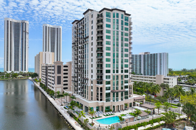 Marina del Viento in Sunny Isles Beach, FL - Building Photo - Building Photo