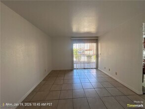 4450 Sandy River Dr in Las Vegas, NV - Building Photo - Building Photo