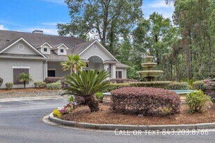 700 Daniel Ellis Dr in Charleston, SC - Building Photo