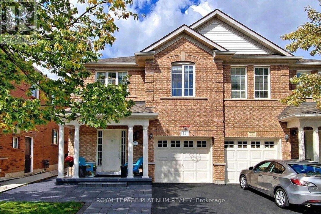 22 Rivermere Ct in Brampton, ON - Building Photo