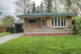 25 Broadleaf Pl in Kitchener, ON - Building Photo