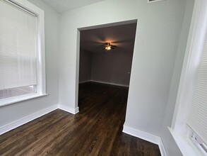 6812 S Cornell Ave in Chicago, IL - Building Photo - Building Photo