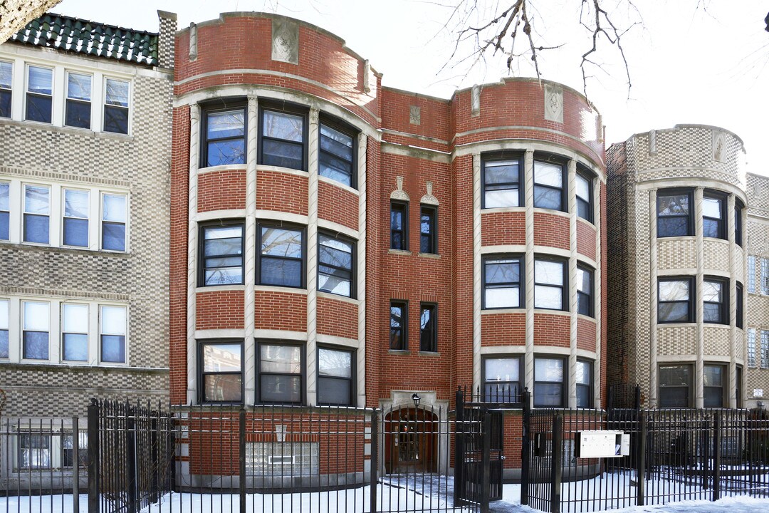 8205 S Drexel in Chicago, IL - Building Photo