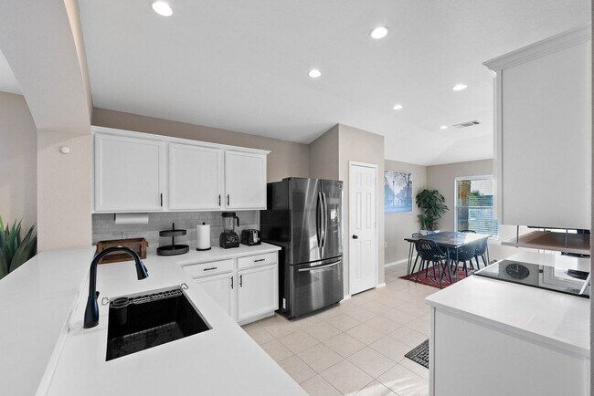 6117 Los Cielos Blvd in Del Valle, TX - Building Photo - Building Photo