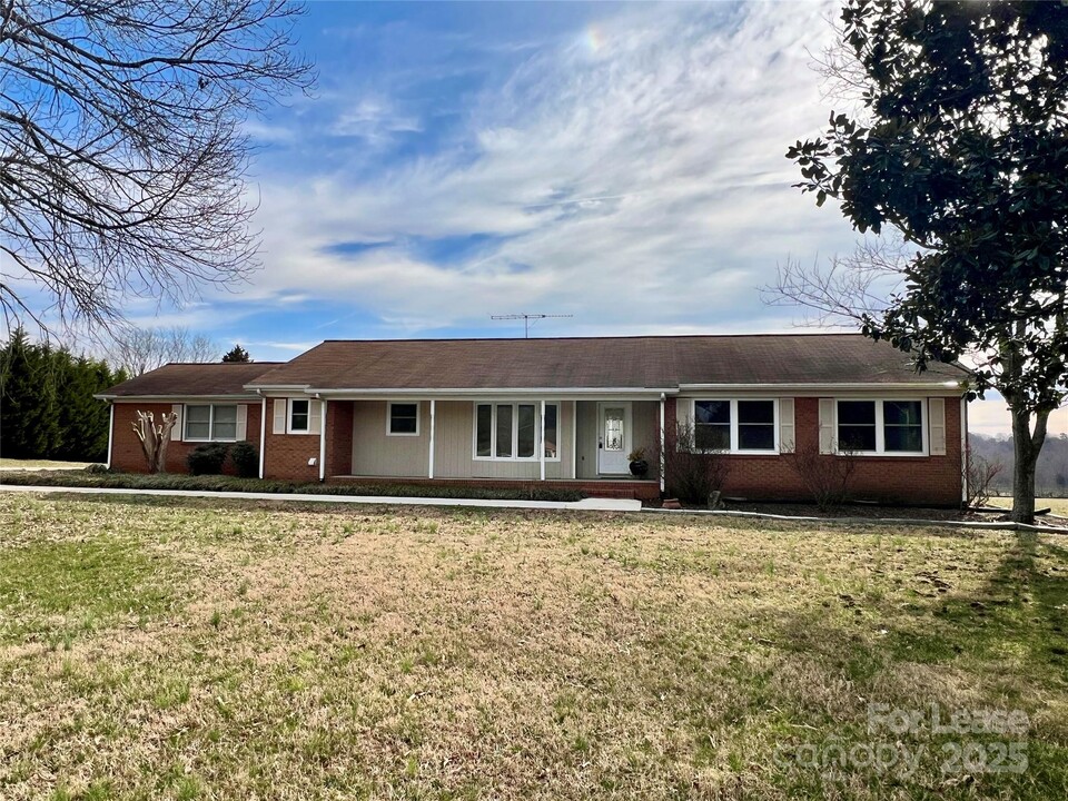 149 Lytton Farm Rd in Troutman, NC - Building Photo