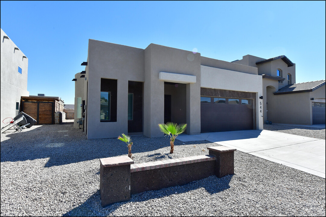 544 Cedarwood Dr in El Paso, TX - Building Photo