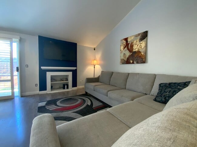 610 Parkview Dr in Lake Elsinore, CA - Building Photo - Building Photo