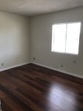 10215 Somerset Blvd in Bellflower, CA - Building Photo - Building Photo