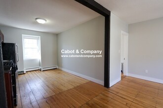 20 Roberts St in Brookline, MA - Building Photo - Building Photo