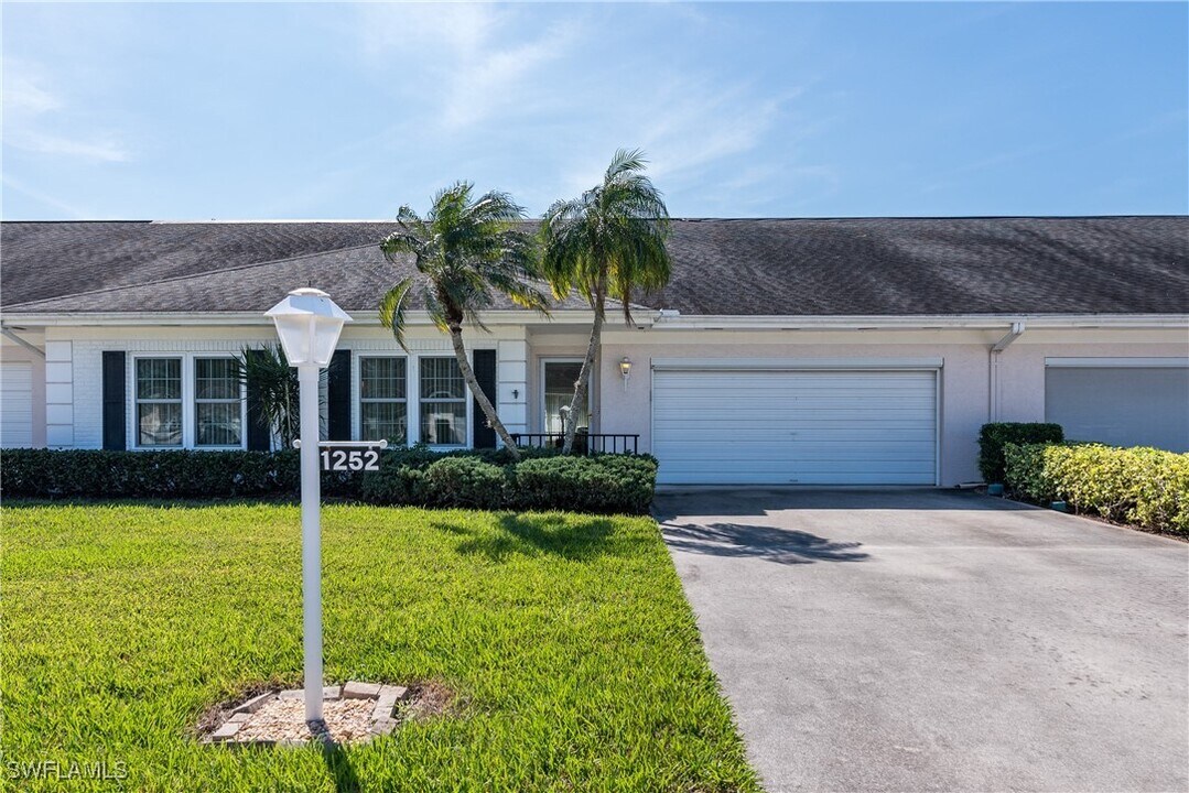 1252 S Brandywine Cir in Ft. Myers, FL - Building Photo
