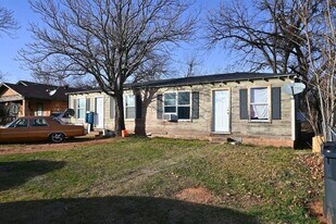 902 Flood St in Wichita Falls, TX - Building Photo