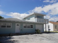 1540 S Atlantic Ave in Cocoa Beach, FL - Foto de edificio - Building Photo