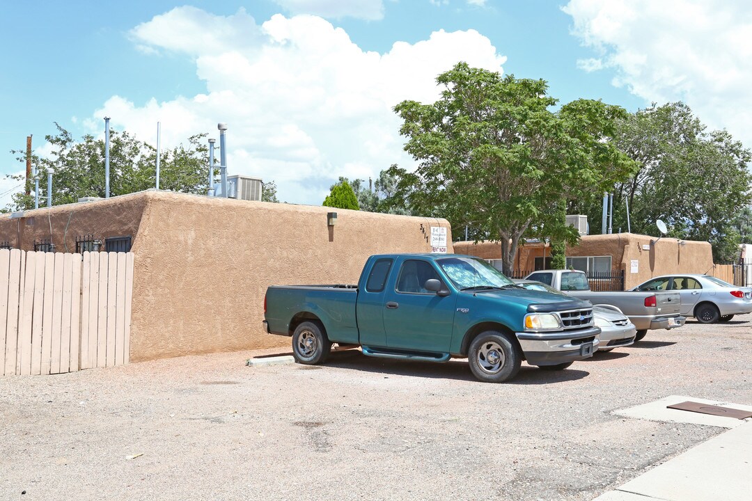 3417-3421 Eastern Ave SE in Albuquerque, NM - Building Photo