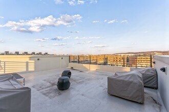 1012 Lakeview Ct in King of Prussia, PA - Building Photo - Building Photo