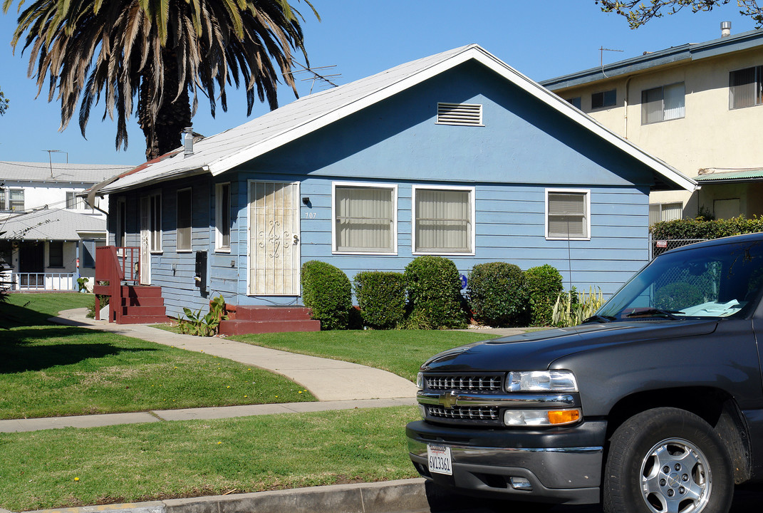 707 Larch St in Inglewood, CA - Building Photo