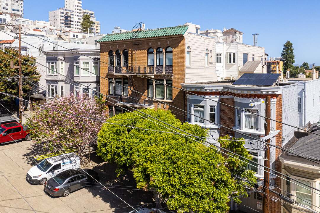 1034 Filbert St in San Francisco, CA - Building Photo