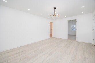 1021 NY-211 in Middletown, NY - Building Photo - Building Photo
