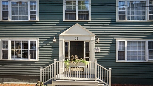 26 Summer St in Marblehead, MA - Building Photo - Building Photo