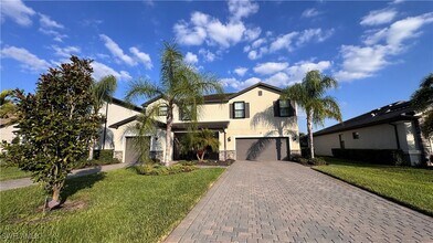 19641 The Pl Blvd in Estero, FL - Building Photo - Building Photo