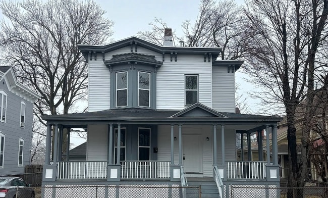 64 Thompson St in Springfield, MA - Building Photo - Building Photo