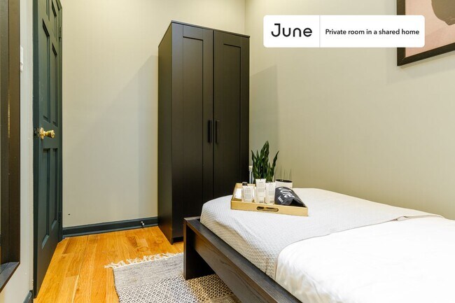 208 E 95th St in New York, NY - Building Photo - Building Photo