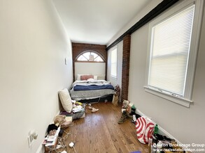 32 Sumner St, Unit 2 in Boston, MA - Building Photo - Building Photo