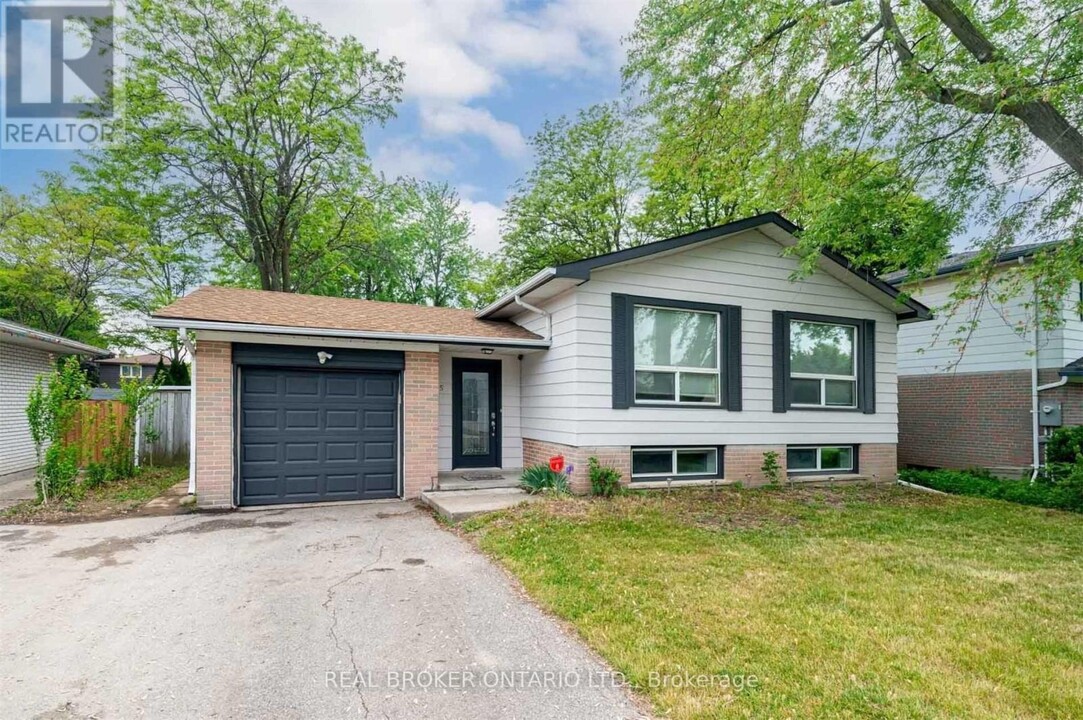 5 Caldwell Crescent in Brampton, ON - Building Photo