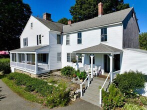 61 Chesterfield Rd in Westhampton, MA - Foto de edificio - Building Photo