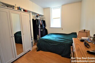 26 Breck Ave, Unit 1 in Boston, MA - Foto de edificio - Building Photo