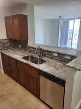 11133 SW 8th St, Unit 103 in Pembroke Pines, FL - Building Photo - Building Photo