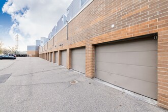 Station 3 Lofts in Royal Oak, MI - Foto de edificio - Building Photo