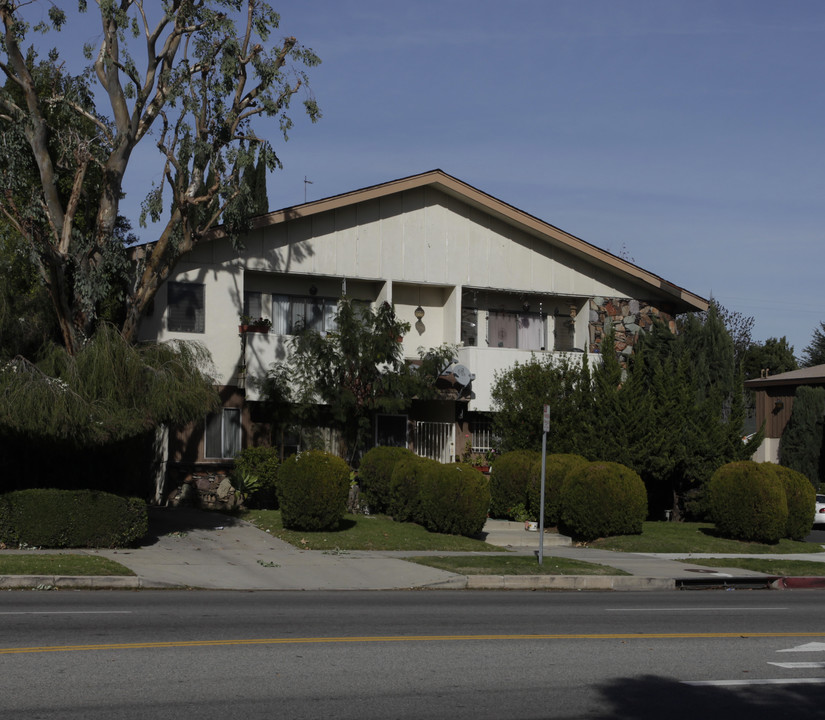 14205 Burbank Blvd in Van Nuys, CA - Building Photo