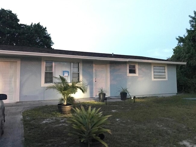 property at 343 SE Oakridge Dr
